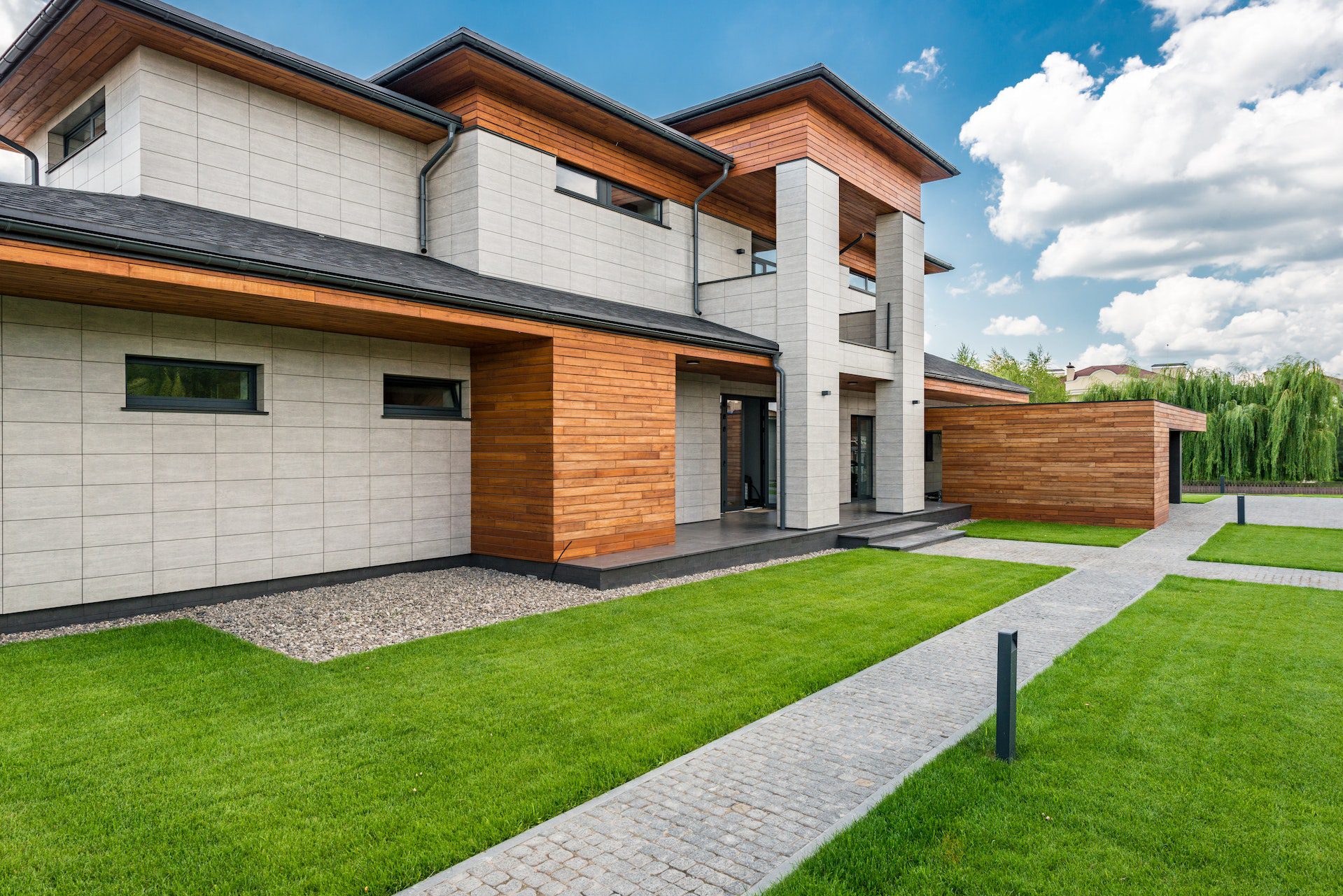 Courtyard of modern villa in sunny day<br />
